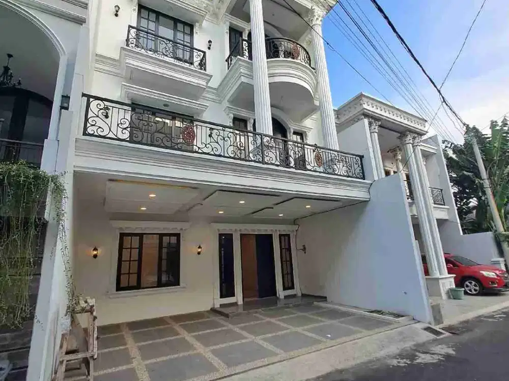 Jual Rumah Classic Eropa 3 Lantai Di Kebagusan Jakarta Selatan
