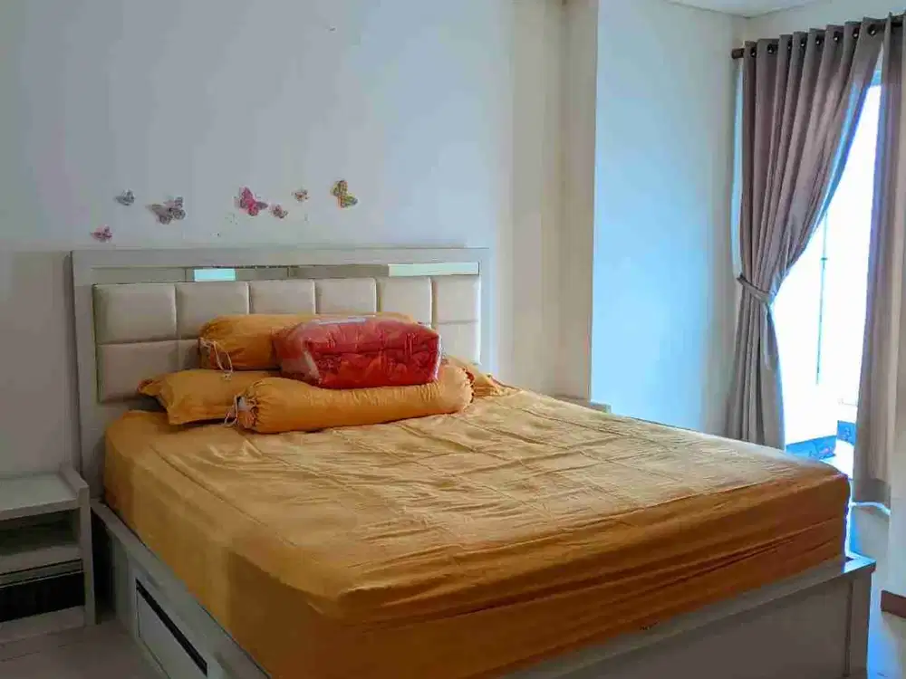 Disewakan kondominium 2BR atas mall Baywalk