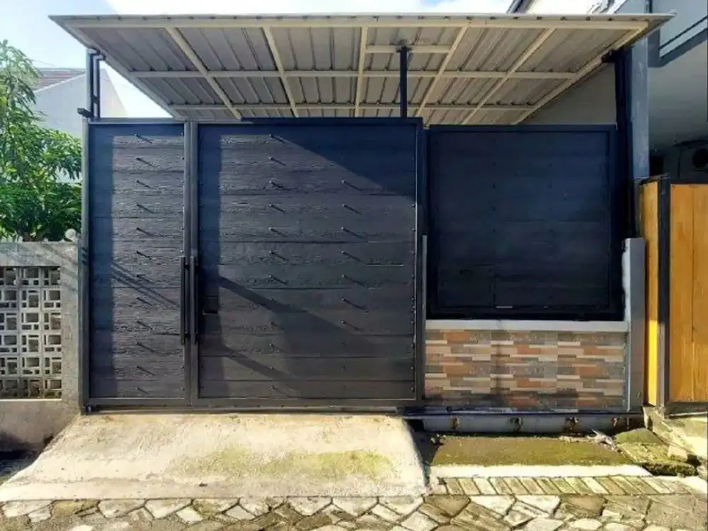 Rumah Graha Sukolilo Regency Siap Huni Carport 1 Row 3 Mobil