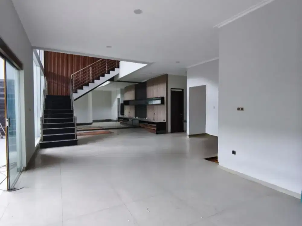 Rumah Mewah Siap Huni di Batununggal Bandung