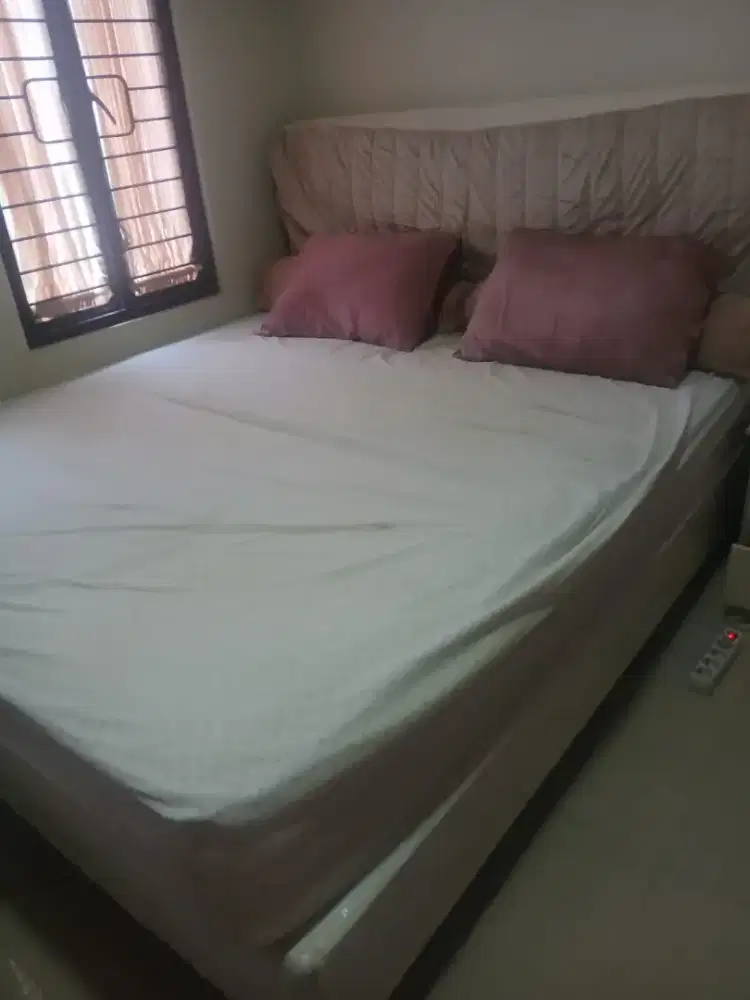 1 set divan & springbed  2 susun uk 180x200