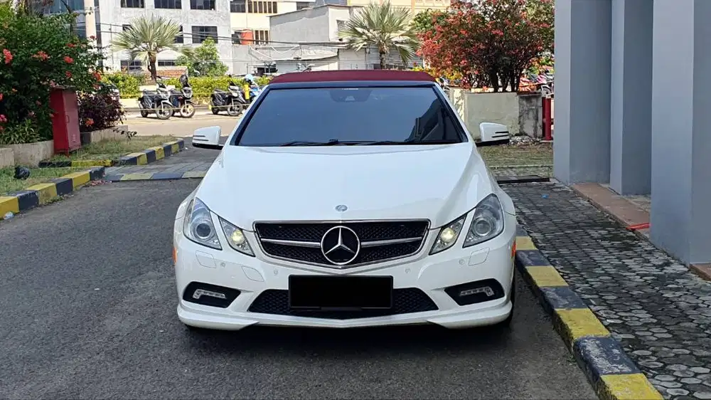 Mercedes Benz E250 Cabriolet Coupe AMG White on Roof Red Canvas 2011