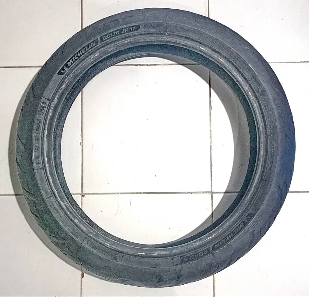 Ban Motor Sport Michelin Pilot Road 6 Size 120/70-17 Kondisi 90%