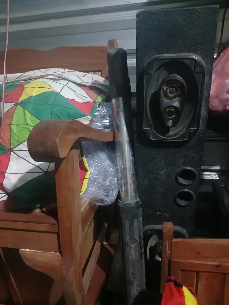 Salon box pj utuh 2 spiker mobil 8 in  bekas minus mati