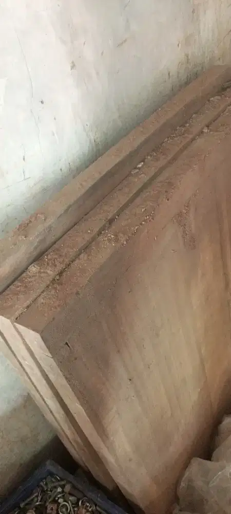 Kayu trembesi bahan meja