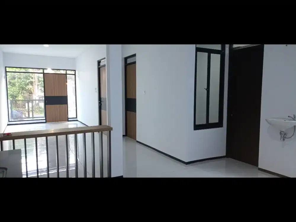 Rumah Minimalis baru renovasi siap huni, Taman Kopo Indah