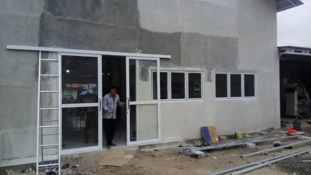Kusen  Aluminium + Pintu Aluminium + Partisi Gypsum + Plafon Gypsum