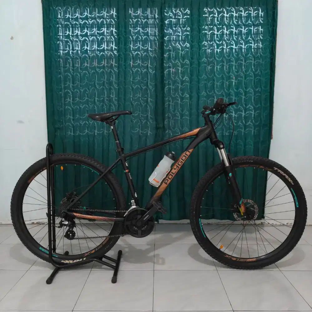 Sepeda Polygon Premier 4  ukuran 27.5 inci kondisi like new