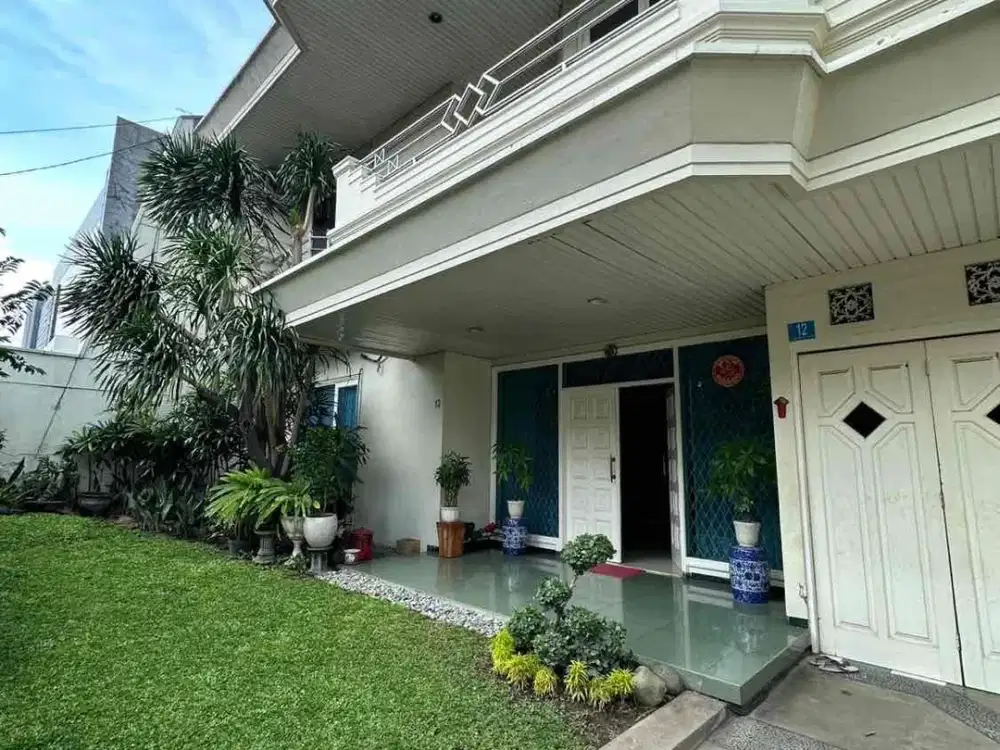 Dijual rumah Darmo Baru jalan kembar raw 4 mobil