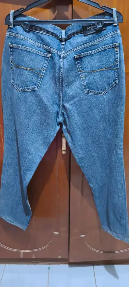 Celana jeans aigner original masih bagus