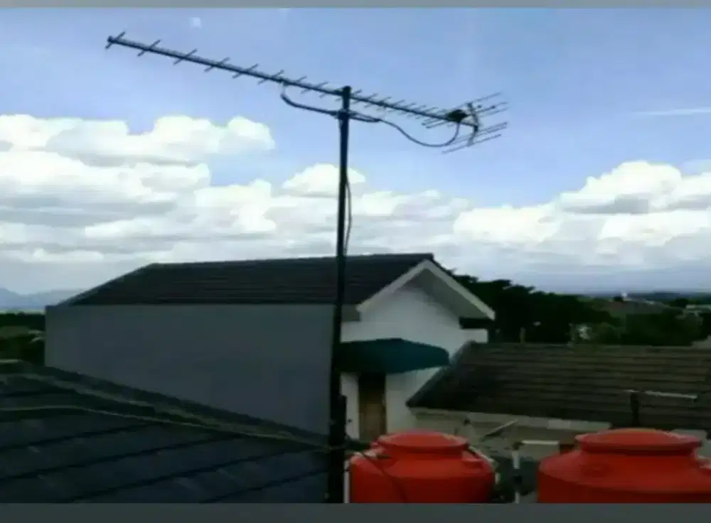 Ahli jasa pasang antena TV digital service parabola dan camera CCTV