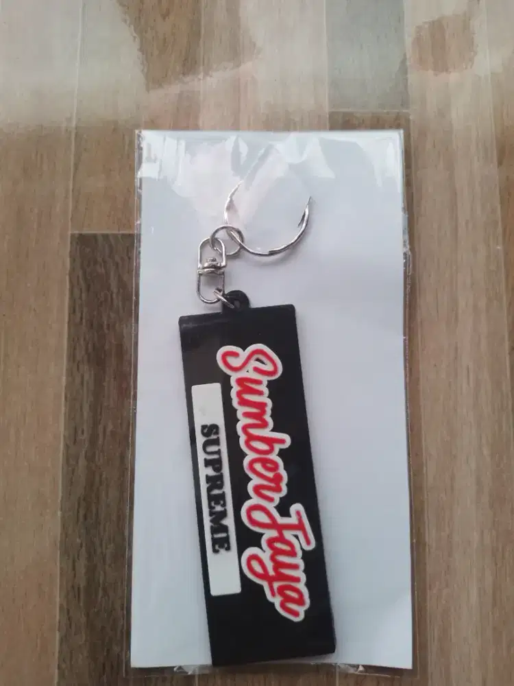 TEMPELAN KULKAS DAN GELANG KARET WARNA WARNI