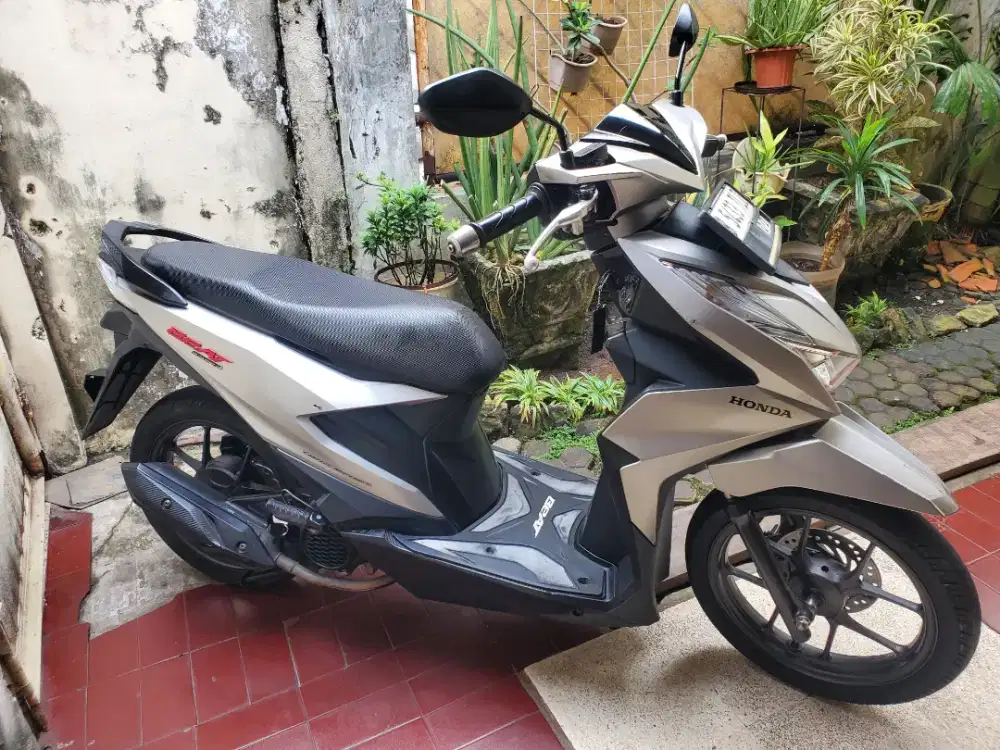 Honda Beat Deluxe Silver 2022 Full orisinil.