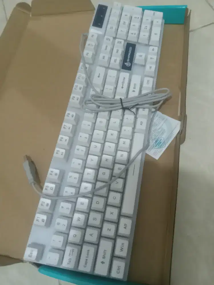 Jual keyboard dengan kondisi sangat baru
