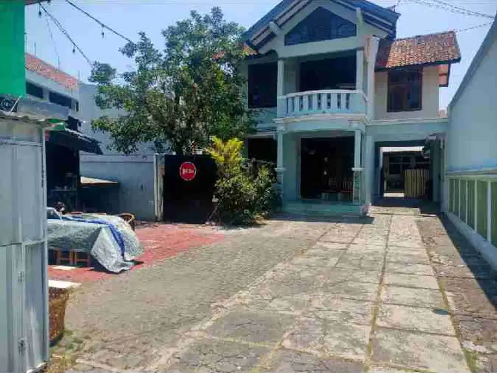 Rumah Pinggir Jalan Dekat candi golf bisa buat Kantor atau Hotel