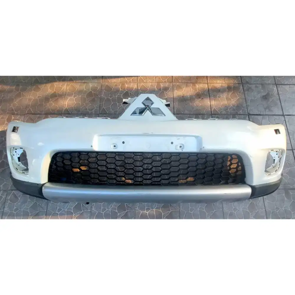 Bumper Pajero 2009-2013 Original Mitshubishi