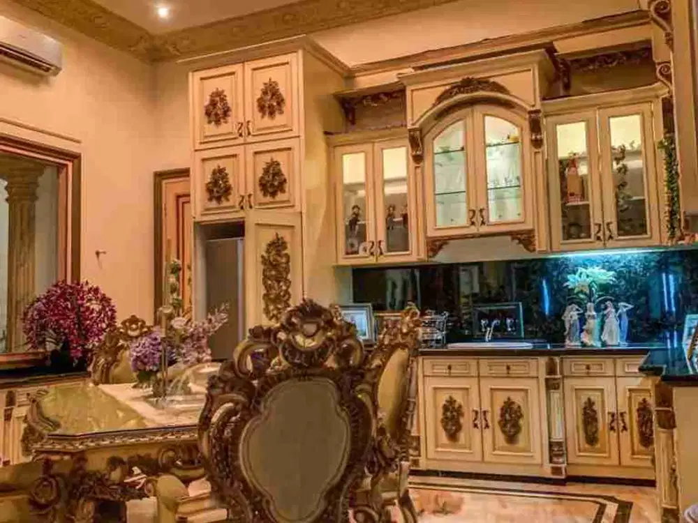 DIJUAL RUMAH FULLY FURNISHED  SANGAT MEWAH DI KARAWACI TANGERANG