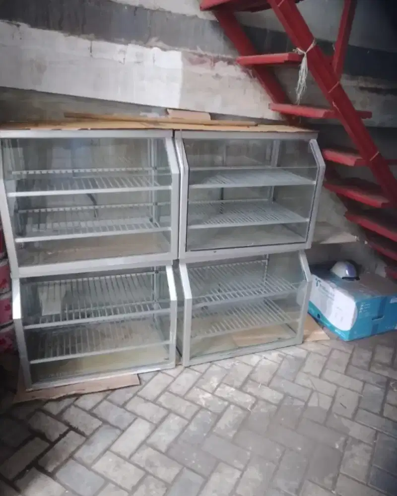 Dijual etalase exs roti viral