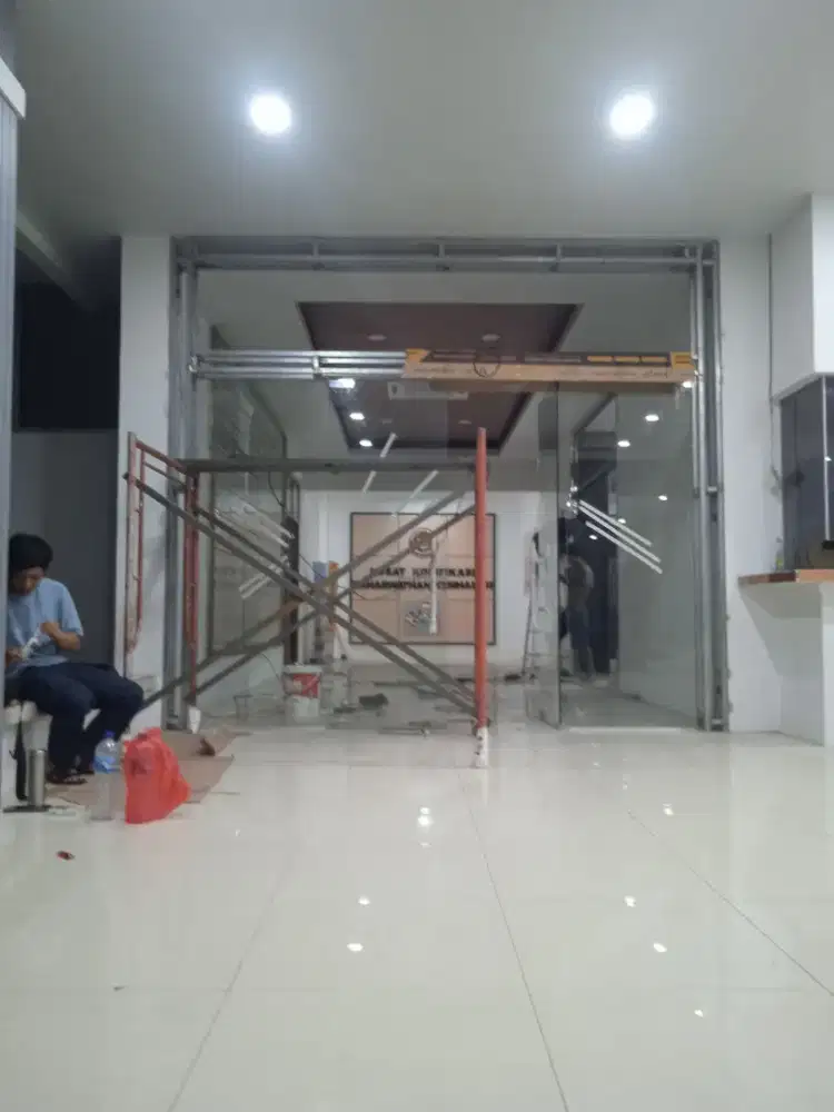 Kaca setenlis aluminium