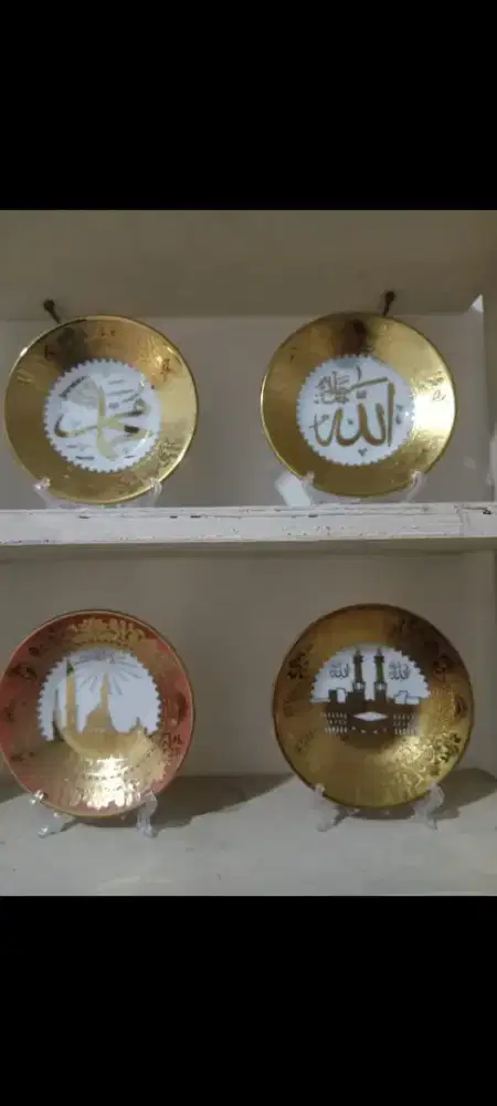 Piring hiasan dari arab