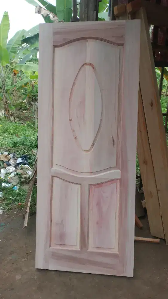Daun pintu kayu bayur