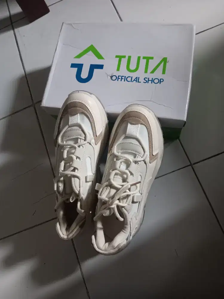 sepatu sport gress baru merk TUTA