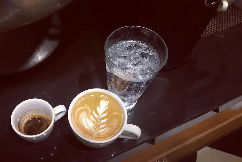 Barista dan cook helper