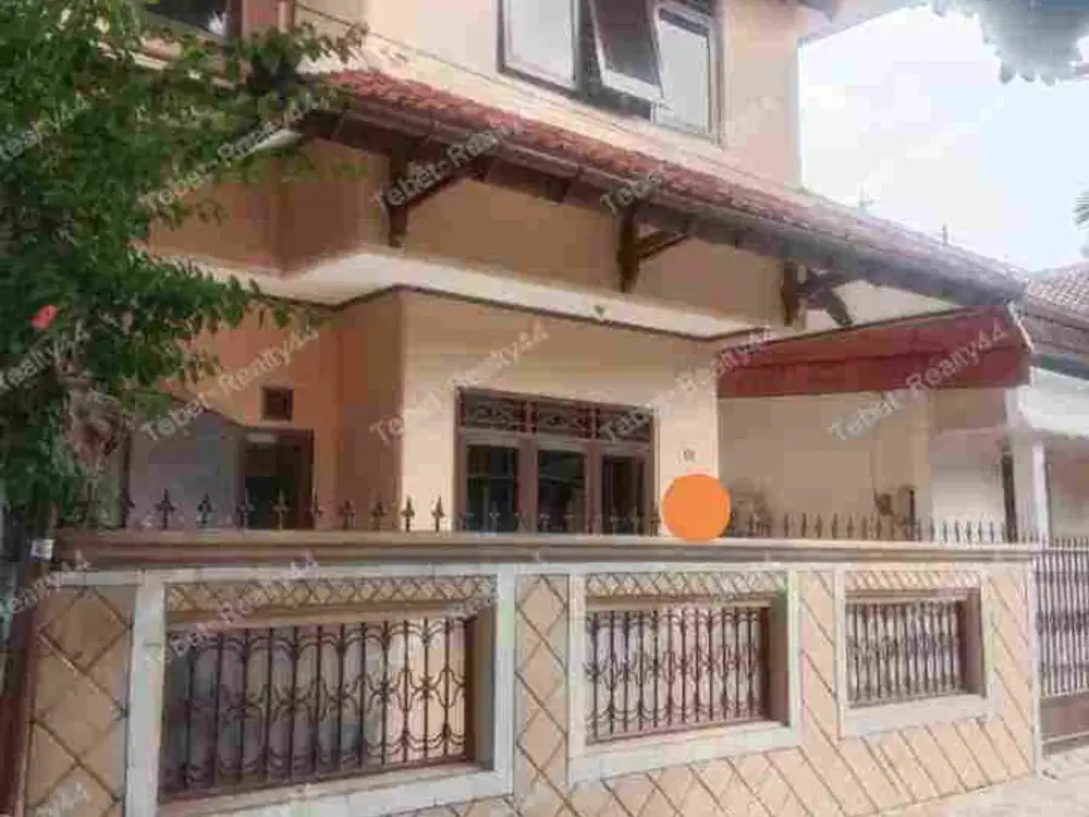 Disewakan murah, Rumah Siap Huni di Tebet Barat, Jalan 2 mobil