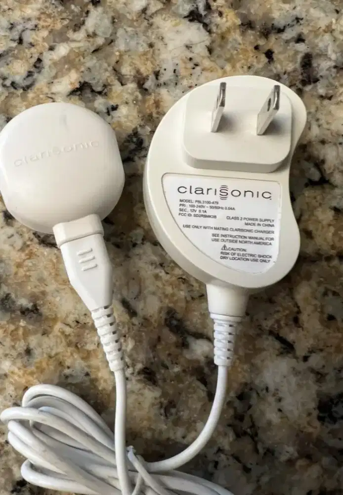 Charger Clarisonic Mia