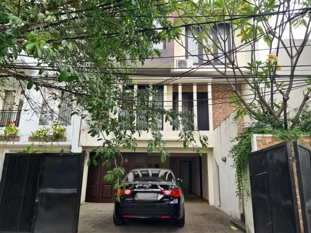 Dijual Rumah Strategis Bagus di Tebet Utara Jakarta Selatan