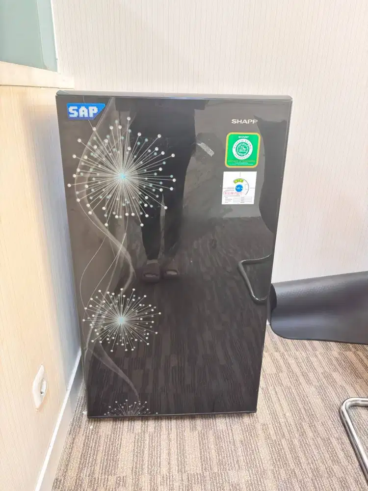 Jual Cepat ! Kulkas Sharp Siap Pakai, Harga Nego Tipis !