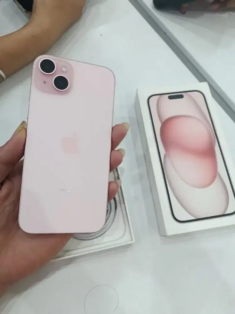 Kredit iPhone 15 dari Home Credit Modal KTP