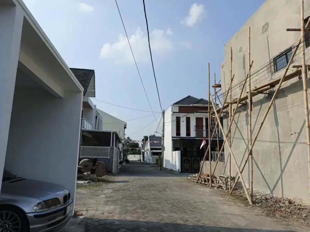 Rumah Cluster Modern Bisa KPR 2 Lantai 600 jt-an Colomadu