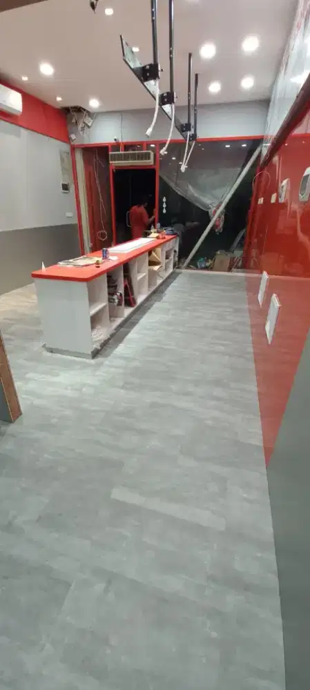 Pasang vinyl lantai di mixue tabanan