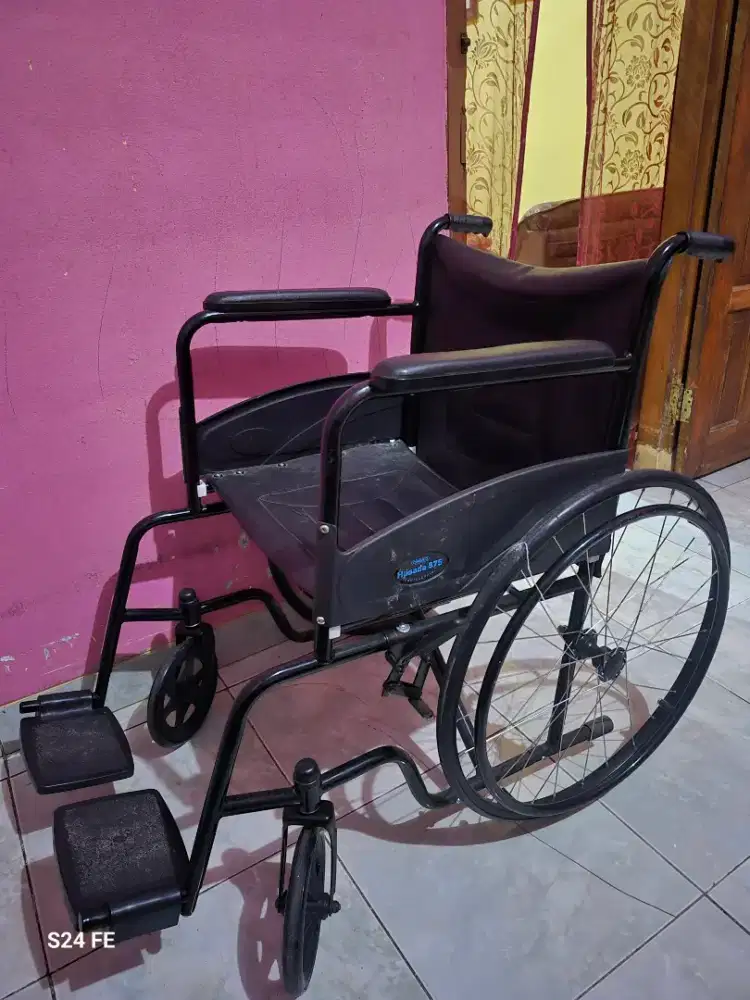 Kursi roda merk ONEMED