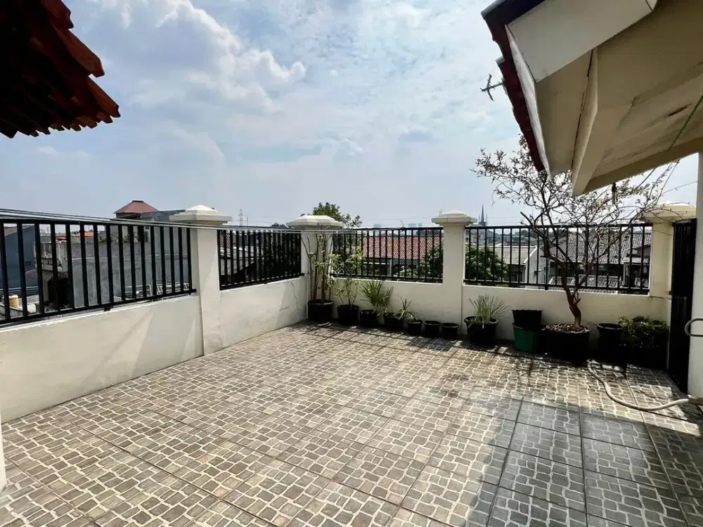 Bismillah dijual cepat rumah second 100 meter dari jln tanjung barat