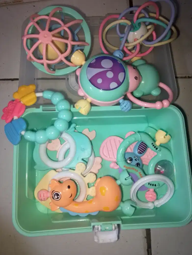 Mainan bayi tidak berbahaya