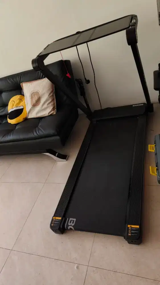 Dijual cepat murah treadmill merk BODYMAX. Bagus terawat