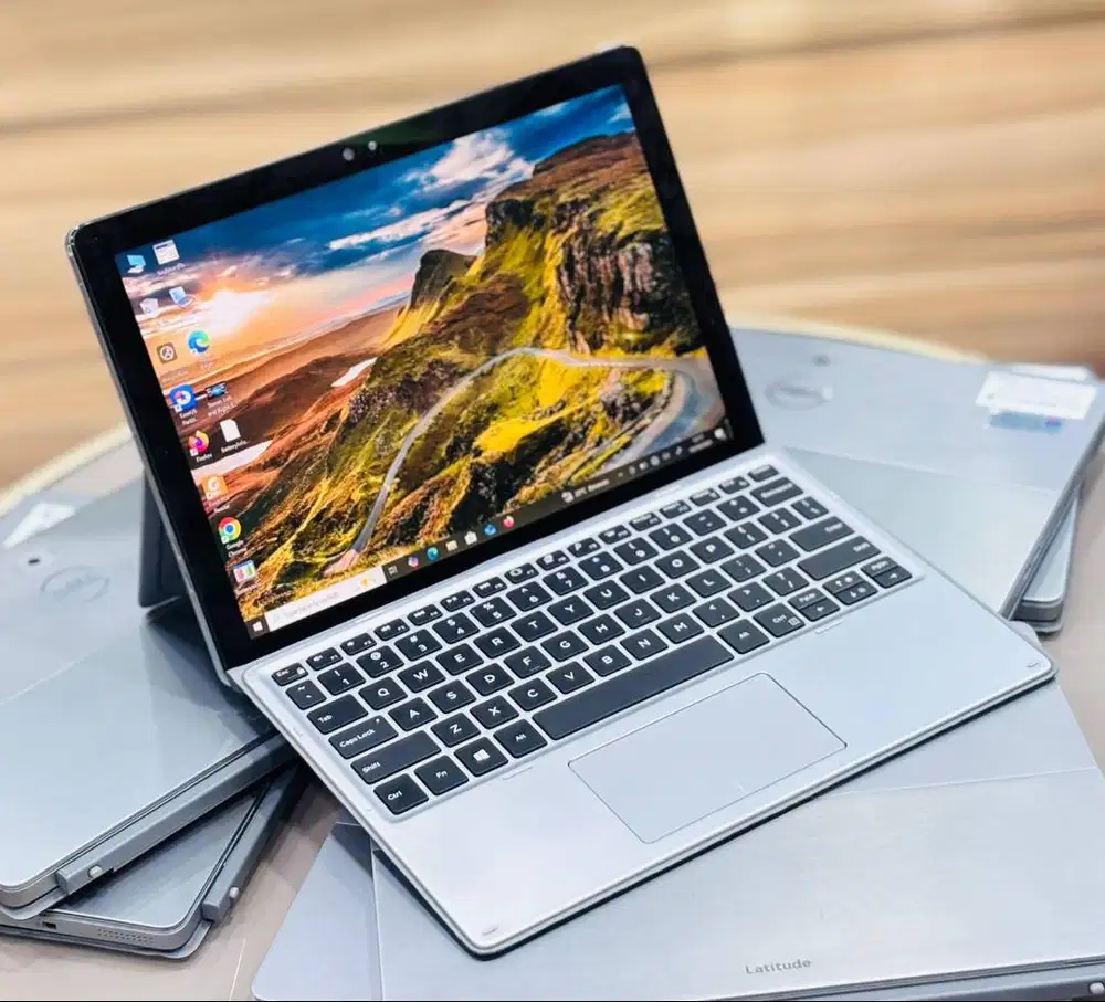 Laptop 2in1 Dell Latitude 7210 Core i7 Gen10 RAM 16GB/256GB kuliah wj