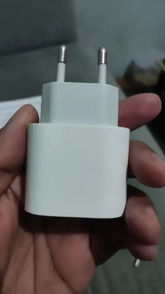 Batok charger iphone