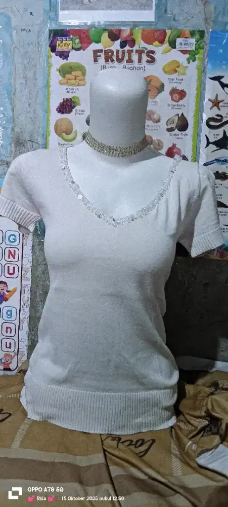 Atasan Putih Manik