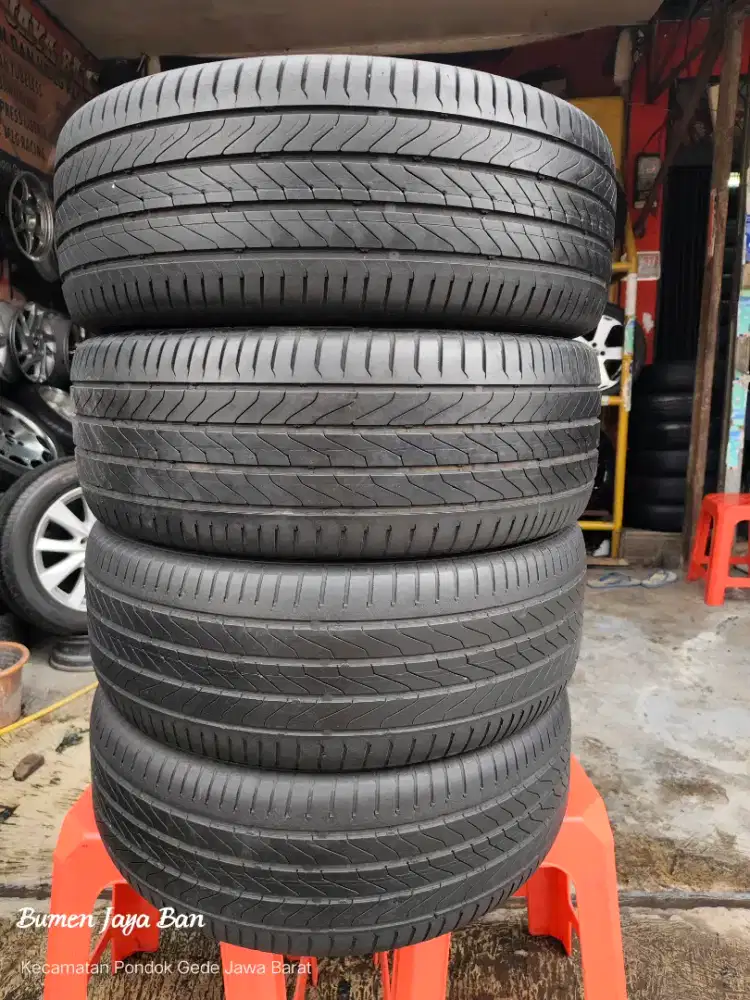 Ban 215 55 R17 V Continental Ultra contact UC6 bmw HRV innova venturer