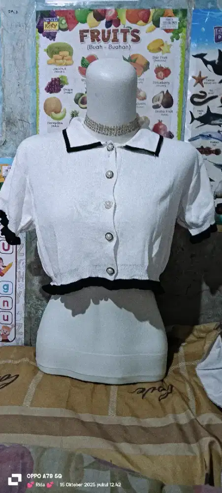 Atasan Crop Putih Cantik