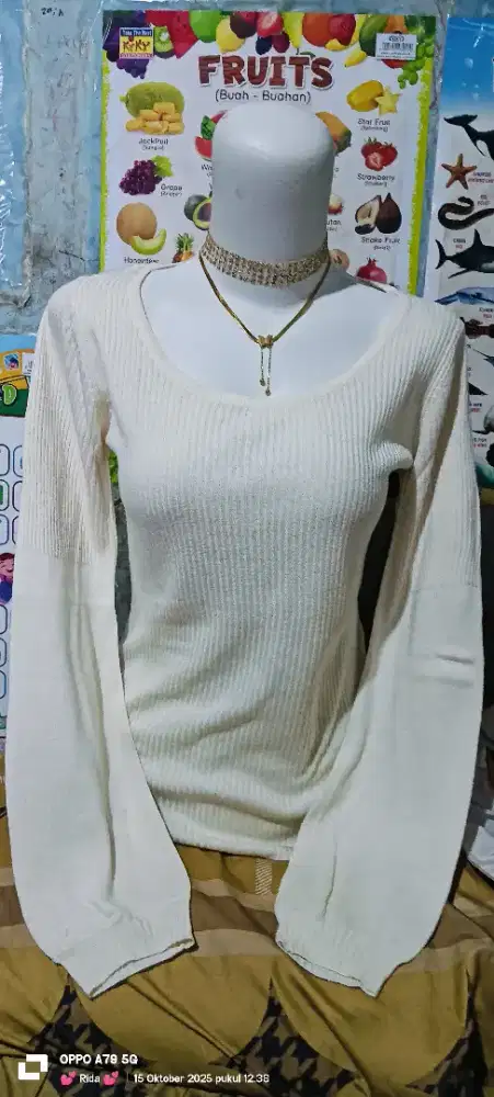 Atasan lengan panjang putih tulang