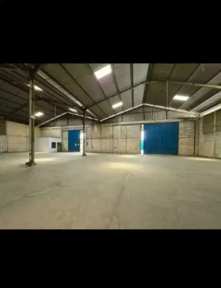 Di Sewa Gudang 1900/2000 di Tegalwangi