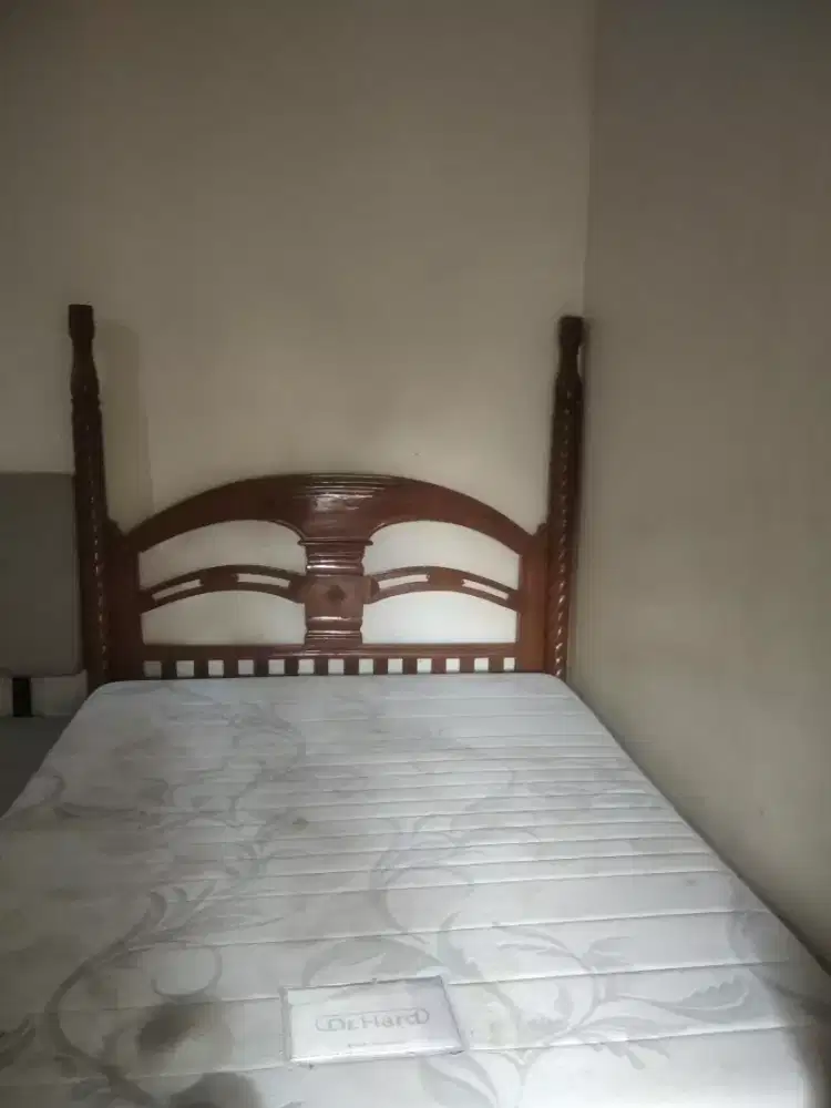Jual tempat tidur jati model tiang