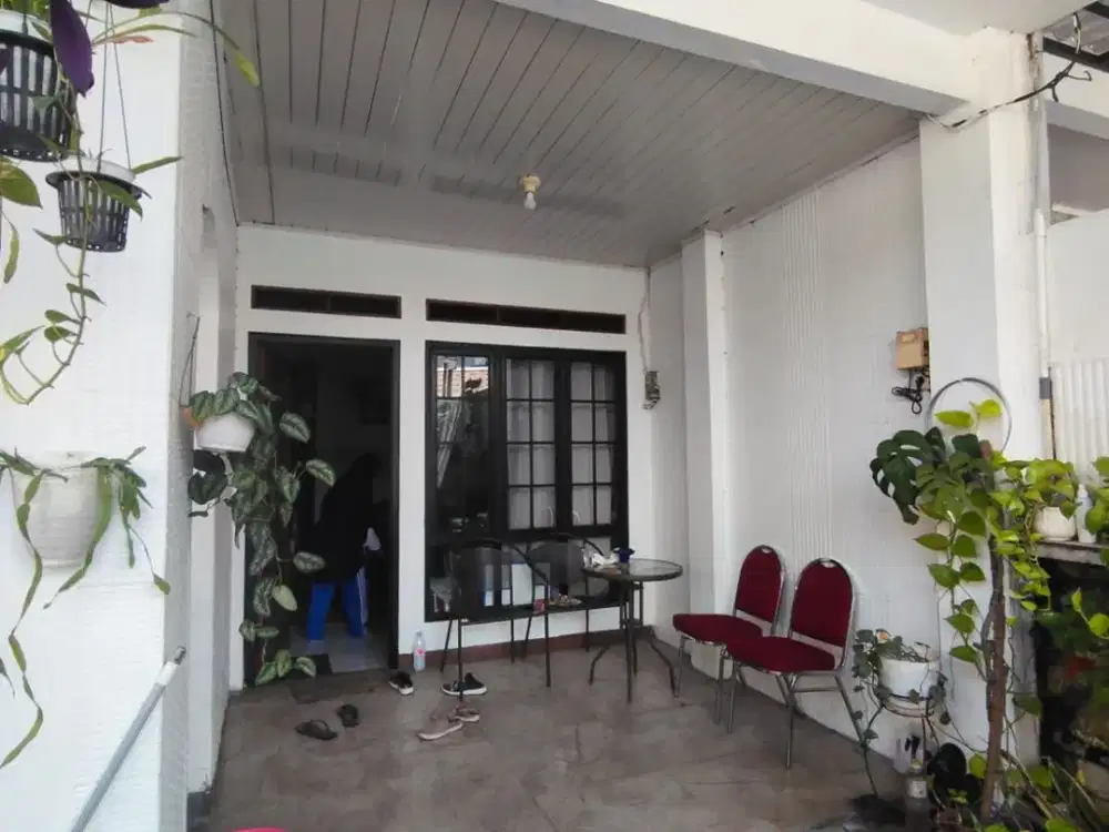 Dijual Rumah siap huni di daerah Karang Tengah Ciledug, tangerang