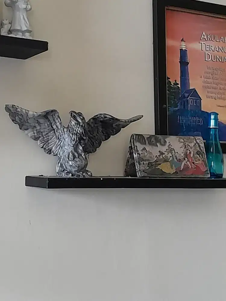 Patung Garuda Batu Onyx — Simbol Keperkasaan dan Kemuliaan