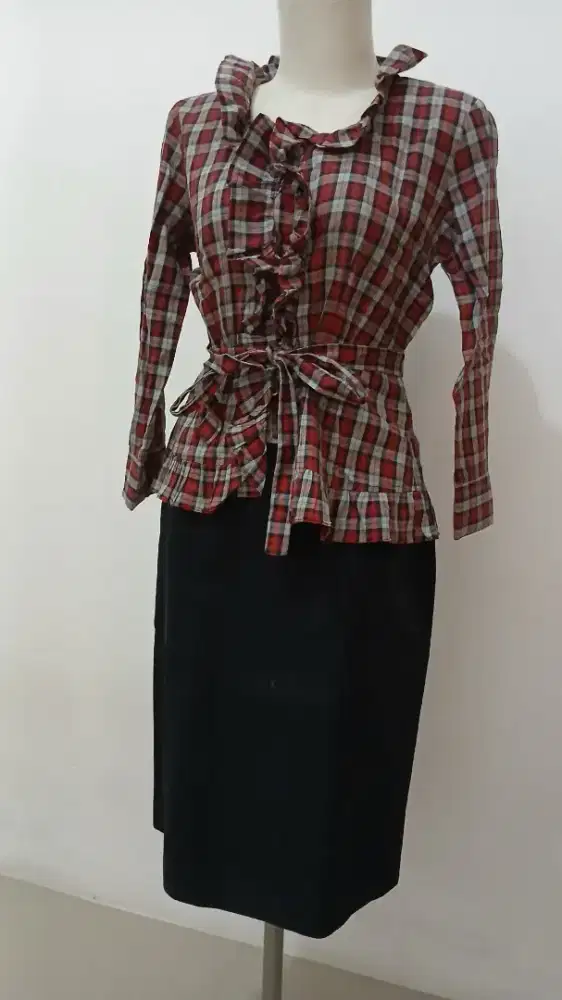 Kemeja / Dress Invio size M n L