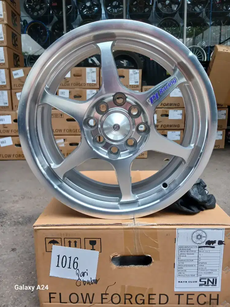 Buddy club P1 racing ring 15 lebar 6,5 pcd 4x100/114,3 ET 42 avanza